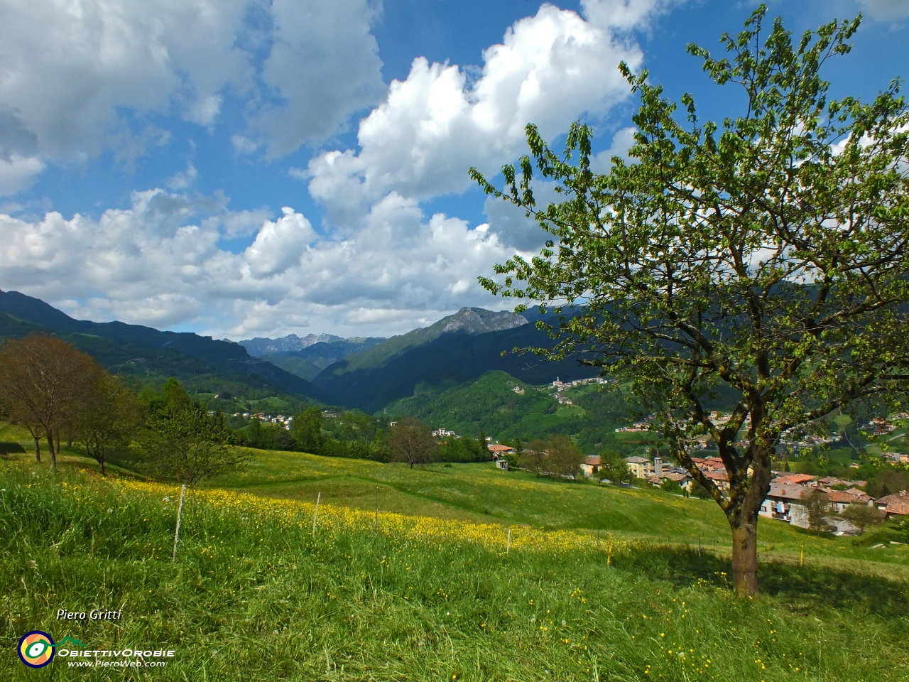 93 con vista verso l'alta valle....JPG